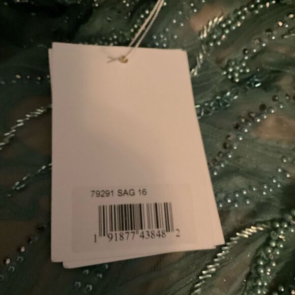 Mac Duggal 79291 Womens BEADED ILLUSION LONG SLEEVE PLUNGE NECK GOWN - Picture 15 of 16